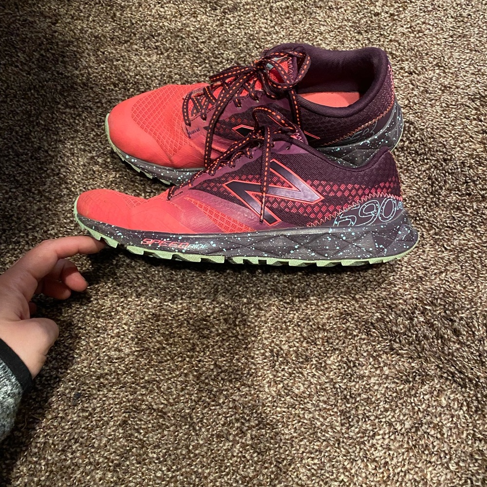 Womens New Balance Sneaker. Size 8.5